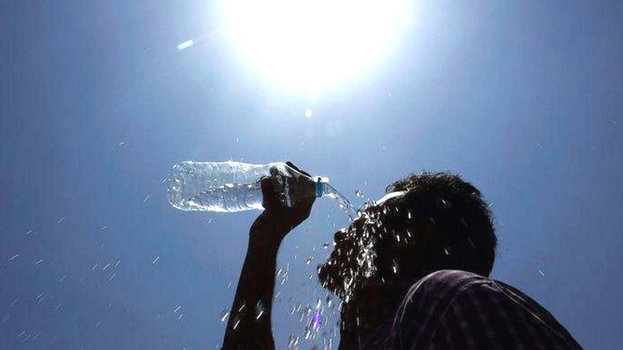 കൊടുംചൂട്, സംസ്ഥാനത്ത് ആദ്യമായി ഉഷ്‌ണതരംഗം സ്ഥിരീകരിച്ചു; ഇന്നും നാളെയും ഈ 3 ജില്ലകളിൽ ഉഷ്ണതരംഗ സാധ്യത; അതീവ ജാഗ്രത വേണ്ട സാഹചര്യമെന്നു മുന്നറിയിപ്പ്