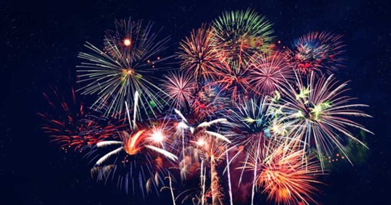 കാനഡയിൽ പടക്കംപൊട്ടിച്ച് ആഘോഷിക്കുന്നതിനിടയിൽ അപകടം; രണ്ടു വീടുകൾക്ക് തീപിടിച്ചു; 3 പേർ അറസ്റ്റിൽ