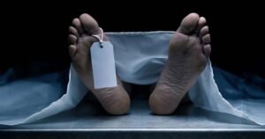 സിഗരറ്റ് വലിക്കുന്നത് ചോദ്യം ചെയ്തത് ഇഷ്ടമായില്ല; അച്ഛനെ കത്രികകൊണ്ട് കുത്തിക്കൊലപ്പെടുത്തി മകൻ