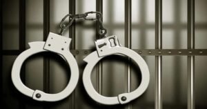 മദ്യലഹരിയിൽ വിമാനത്തിൽ ജീവനക്കാരോട് അപമര്യാദ; നെടുമ്പാശേരിയിൽ മലയാളി യാത്രക്കാരൻ അറസ്റ്റിൽ