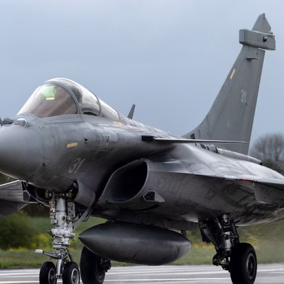 flight (1) Indian armed forces preparing for joint ‘Trishul’ exercise near Sir Creek amid Pakistan’s sudden airspace restrictions.