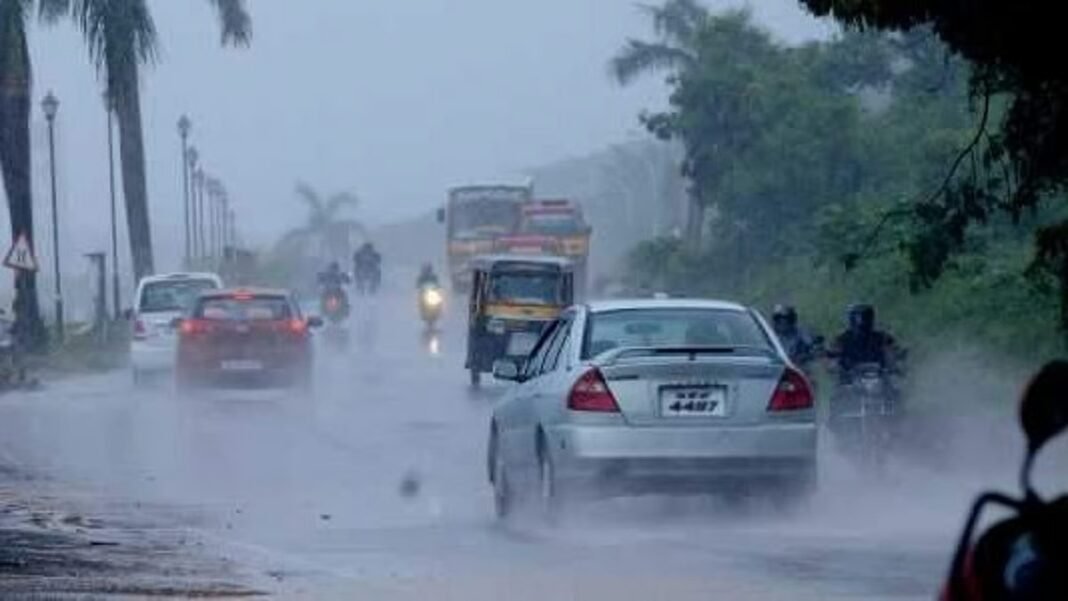 rain (2) Flooded streets and damaged houses in Kerala due to heavy rains, causing traffic disruptions and property damage in Ernakulam, Thiruvananthapuram, and Kannur districts.