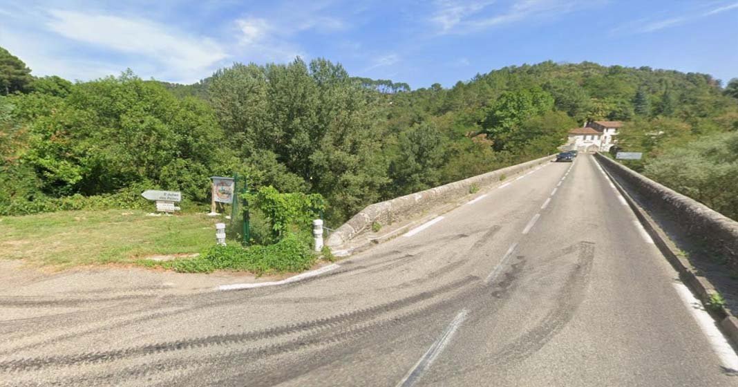 77 old സെവൻസ് മലനിരകളിൽ 130 അടിയിലേറെ ആഴമുള്ള മലയിടുക്കിലേക്ക് വീണ 77 കാരന് അത്ഭുതരക്ഷ: മൂന്ന് ദിവസത്തെ ജീവൻ രക്ഷിച്ചത് ഒരു വൈൻ ബോട്ടിൽ