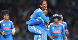 ചരിത്രമെഴുതി ഇന്ത്യന്‍ പെണ്‍പുലികള്‍; ദക്ഷിണാഫ്രിക്കയെ 52 റൺസിന് വീഴ്ത്തി കന്നി ഏകദിന ലോകകപ്പ് കിരീടം