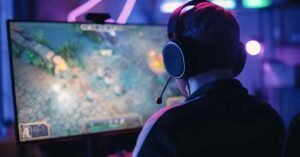 ഒരിക്കലും കണ്ടിട്ടില്ലാത്ത ഓൺലൈൻ സ്ട്രീമറെ മത്സരങ്ങളിൽ ജയിപ്പിക്കാൻ ഭർത്താവിന്റെ ഒന്നരക്കോടി രൂപ നൽകി ഭാര്യ; വിശ്വസിച്ച് ഭാര്യയുടെ അക്കൗണ്ടിൽ പണം സൂക്ഷിച്ച യുവാവിന് ഒടുവിൽ സംഭവിച്ചത്…