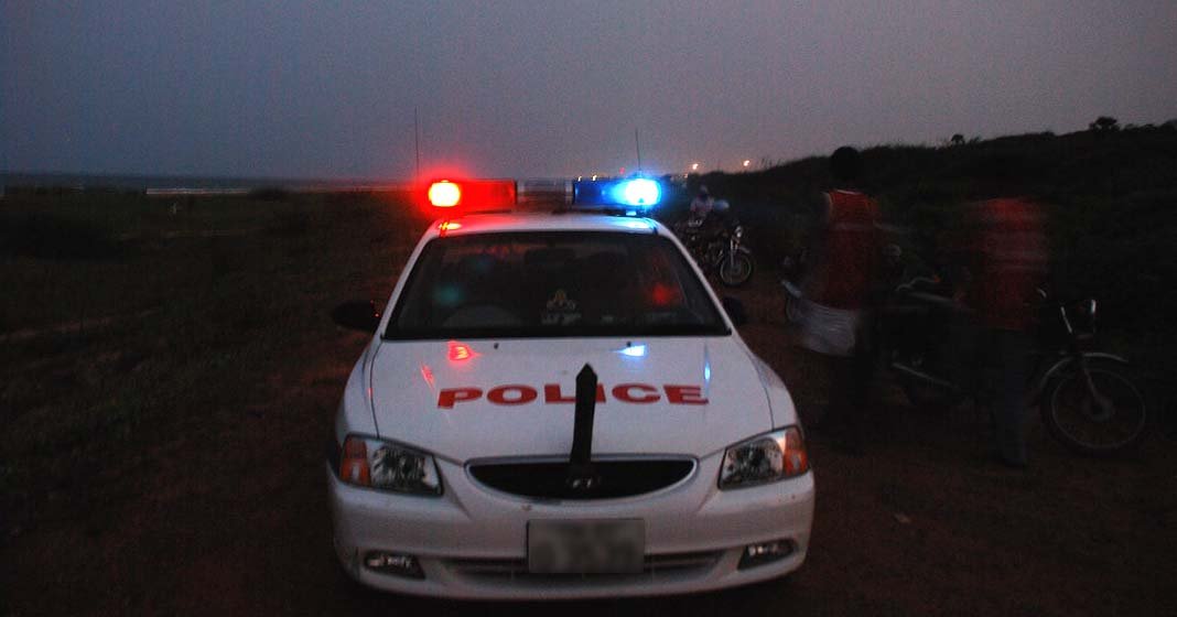 പീഡനശ്രമം തടഞ്ഞ യുവതിയുടെ മേൽ തിളച്ച എണ്ണ ഒഴിച്ച് യുവാക്കൾ; സംഭവം തട്ടുകടയിൽ ഭക്ഷണം കഴിക്കാനെത്തിയപ്പോൾ