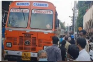Tanker lorry accident site at Payyannur on Kannur–Kasaragod National Highway