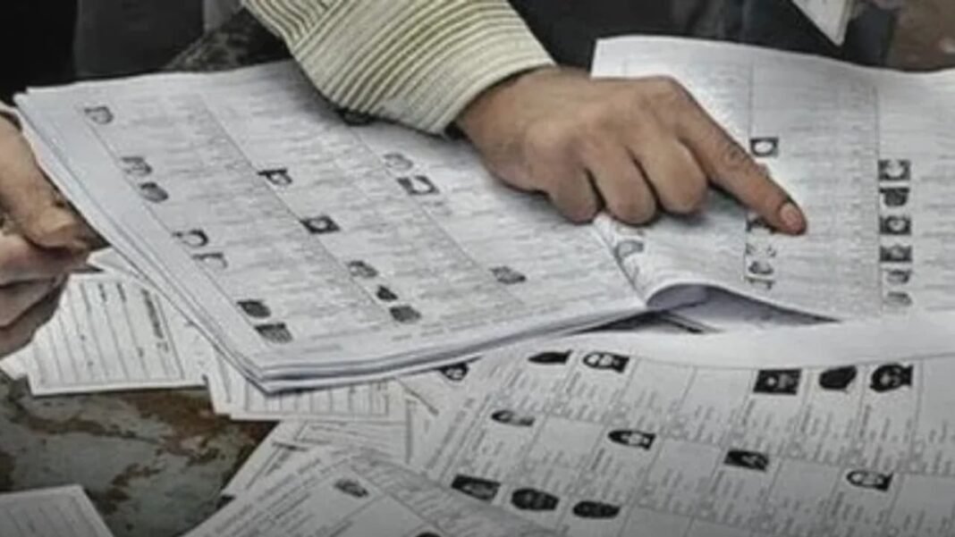 Kerala Chief Electoral Officer Rathan U Kelkar announcing the draft voter list in a press conference.