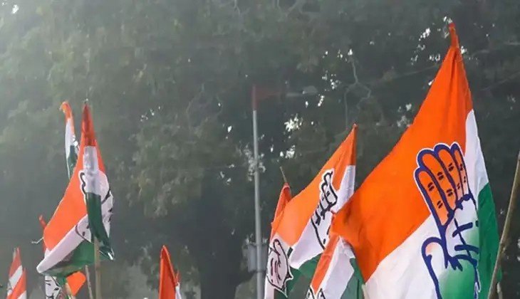AICC Screening Committee Chairman Madhusudan Mistry attending a meeting in Kerala.