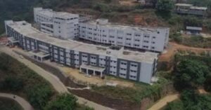 എപ്പോൾ വേണമെങ്കിലും തകർന്നു വീഴാം, ഈ മെഡിക്കൽ കോളേജിന്റെ സംരക്ഷണ ഭിത്തി