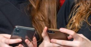 ഇംഗ്ലണ്ടിലെ സ്‌കൂളുകളിൽ ഫോൺ നിരോധിക്കാൻ നീക്കമോ ?