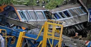 തായ്‌ലൻഡിൽ വൻ ട്രെയിൻ ദുരന്തം. പാസഞ്ചർ ട്രെയിനിന് മുകളിലേക്ക് ക്രെയിൻ വീണു; 28 പേർക്ക് ദാരുണാന്ത്യം