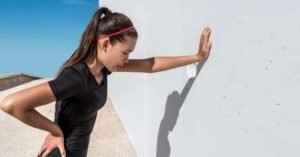 ഇത്തിരി നടക്കുമ്പോഴേക്കും ശ്വാസംമുട്ടൽ ആണോ ? ; അത് പ്രായംകൊണ്ടല്ല, യുവതലമുറയെ തളർത്തുന്ന ഈ വില്ലനെ തിരിച്ചറിയണം !