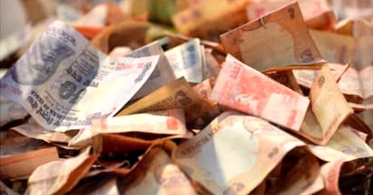 അമ്മായിയമ്മയെ 'തീർക്കാൻ' ദൈവത്തിനു 'ക്വട്ടേഷനു'മായി മരുമകൾ…! രൂപയ്ക്കൊപ്പം കാണിക്കവഞ്ചിയിൽ നിക്ഷേപിച്ച കുറിപ്പ് കണ്ട് അമ്പരന്ന് നാട്ടുകാരും ക്ഷേത്രഭാരവാഹികളും