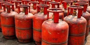 Official press meet regarding LPG cylinder supply and pricing stability in India.