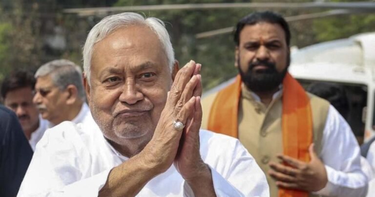 ബീഹാർ രാഷ്ട്രീയത്തിൽ വൻ വഴിത്തിരിവ്; നിതീഷ് കുമാർ എം.എൽ.സി സ്ഥാനം രാജിവെച്ചു; മുഖ്യമന്ത്രി സ്ഥാനം ഉടൻ ഒഴിയും