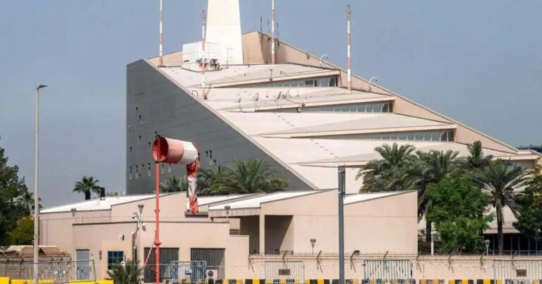 ഇസ്രയേൽ-ഇറാൻ സംഘർഷം: യുഎഇയിലെ എംബസിയും കോൺസുലേറ്റും അടച്ച് അമേരിക്ക; ഉദ്യോഗസ്ഥരോട് രാജ്യം വിടാൻ ഉത്തരവ്