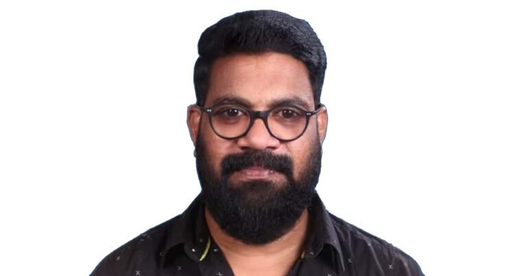 പെരുമ്പാവൂരിൽ ഹോട്ടൽ ഉടമ ജീവനൊടുക്കിയ നിലയിൽ; മകളുടെ മരണംവും സാമ്പത്തിക ബാധ്യതയും തളർത്തി